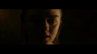 Maisie Williams Topples